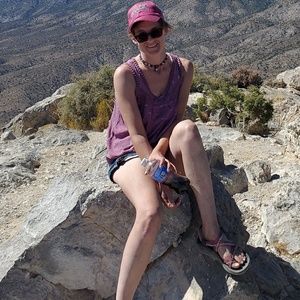 Meet your Posher, Carrie